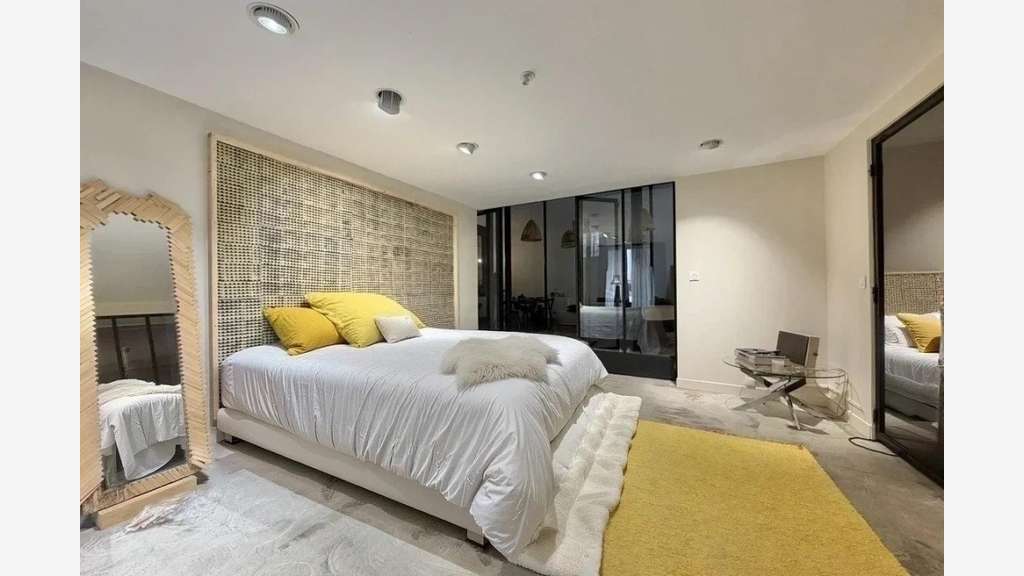 AV bureaux avec loft et caves Bordeaux St-Michel