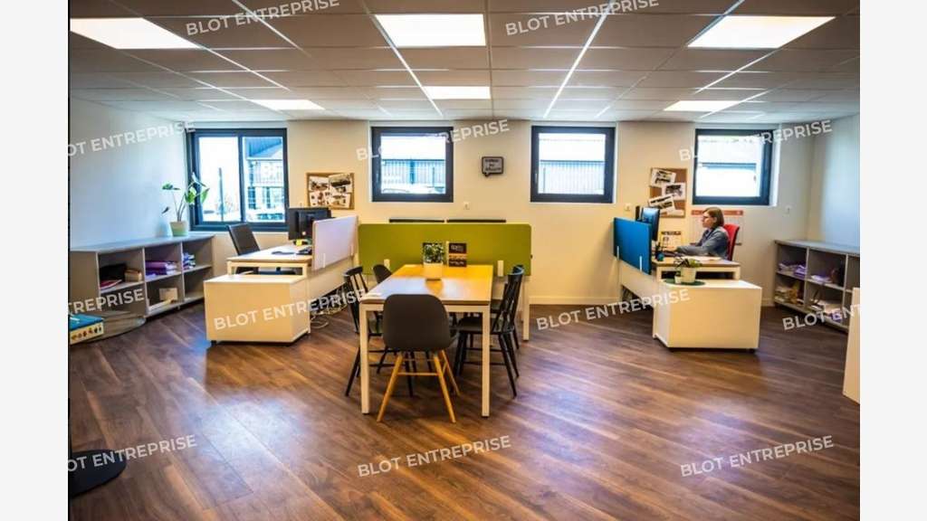 À vendre bureaux 995m² accès PMR à Brest