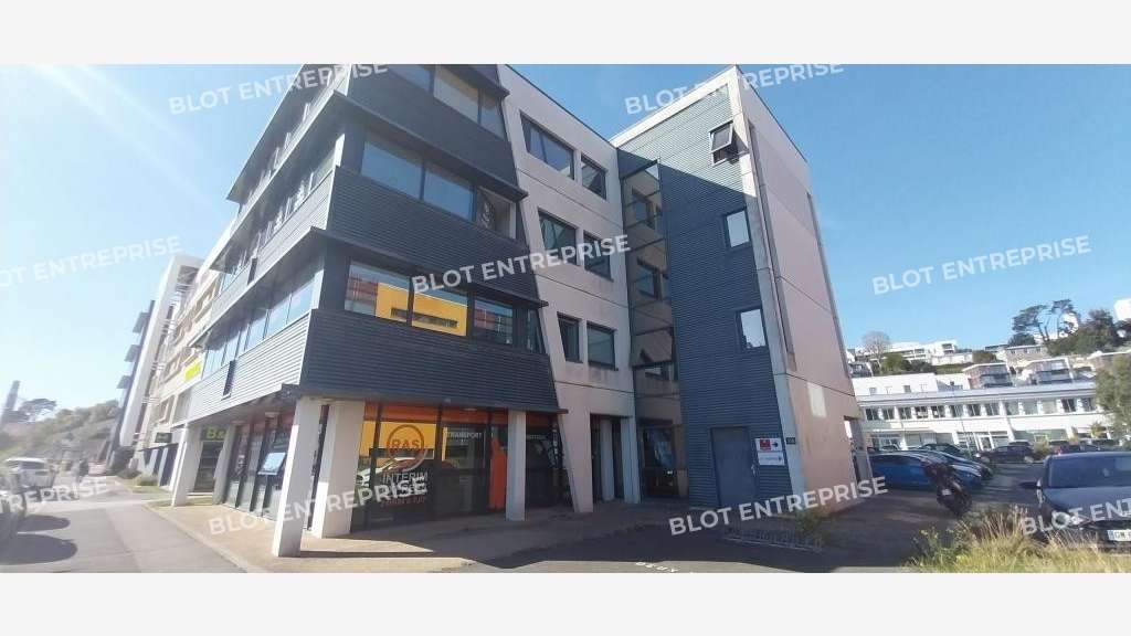 Bureaux 380m² en excellent état à Brest