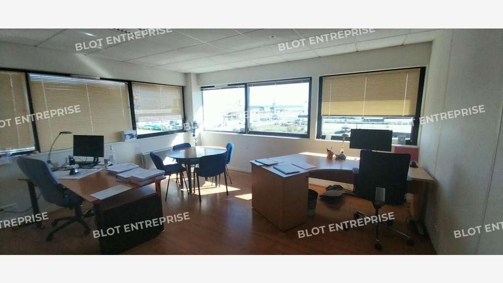 Bureaux 380m² en excellent état à Brest