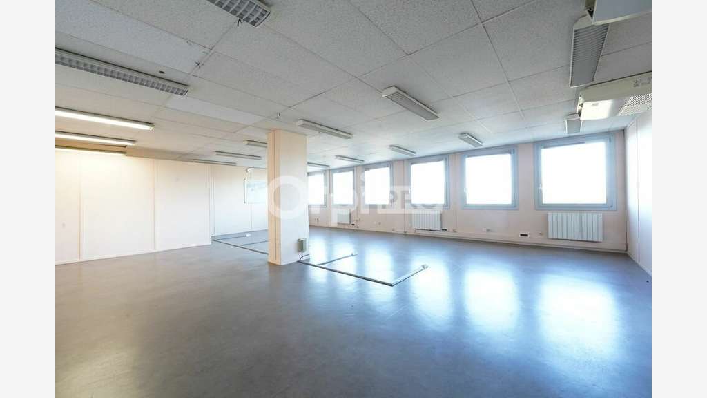 BUREAUX AVENDRE - 586 m² - BRON