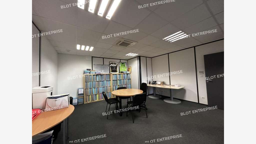À VENDRE - BUREAUX - 162 M² - CARQUEFOU