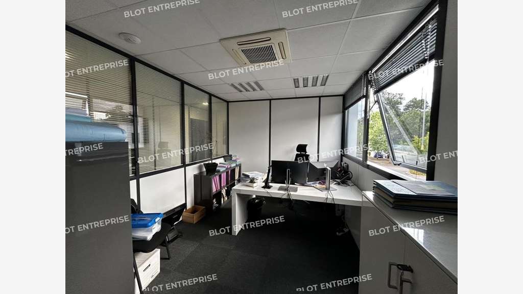 À VENDRE - BUREAUX - 162 M² - CARQUEFOU