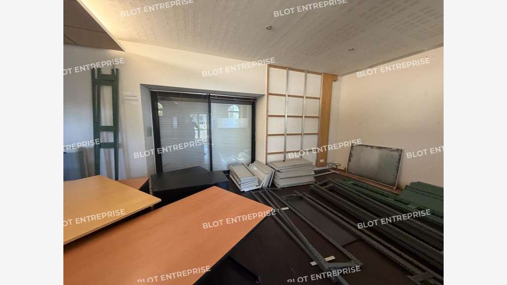 A vendre bureaux 263m² sur Chartres-de-Bretagne