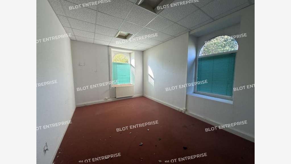 A vendre bureaux 263m² sur Chartres-de-Bretagne
