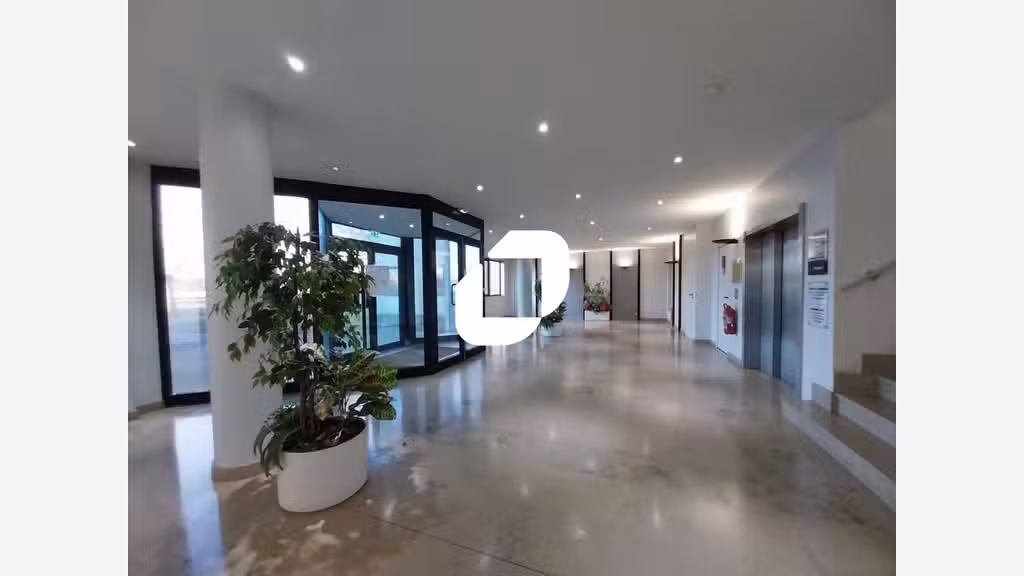 Vente Bureaux 69m² Coignieres