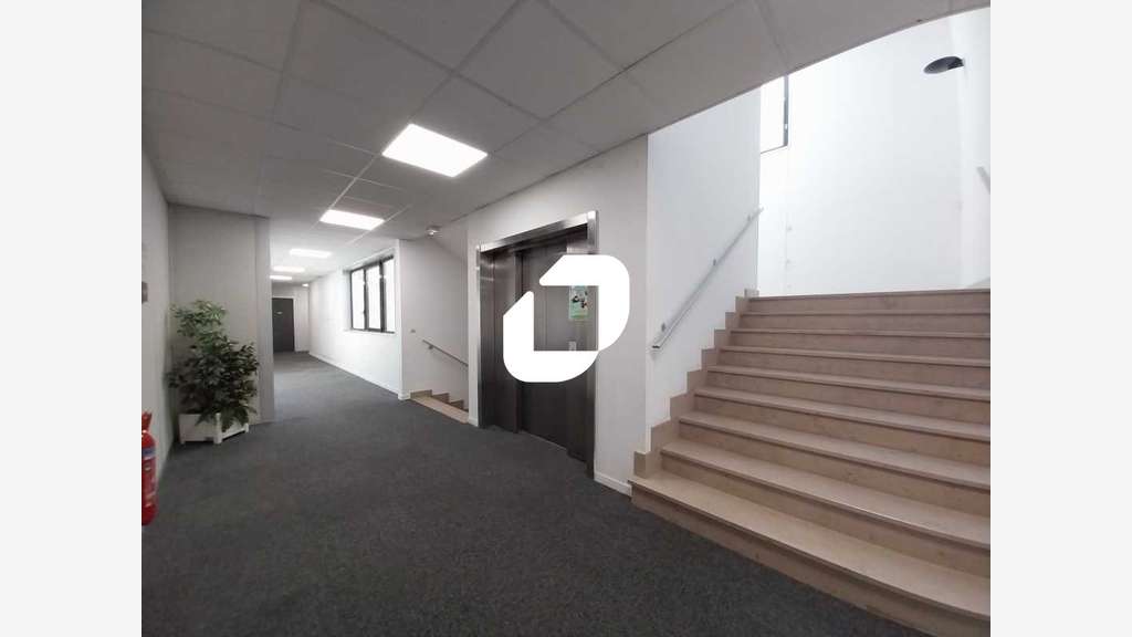 Vente Bureaux 69m² Coignieres