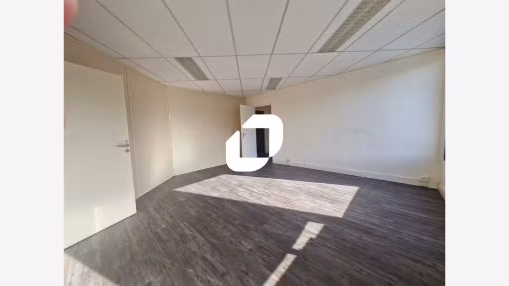 Vente Bureaux 251m² Croissy beaubourg