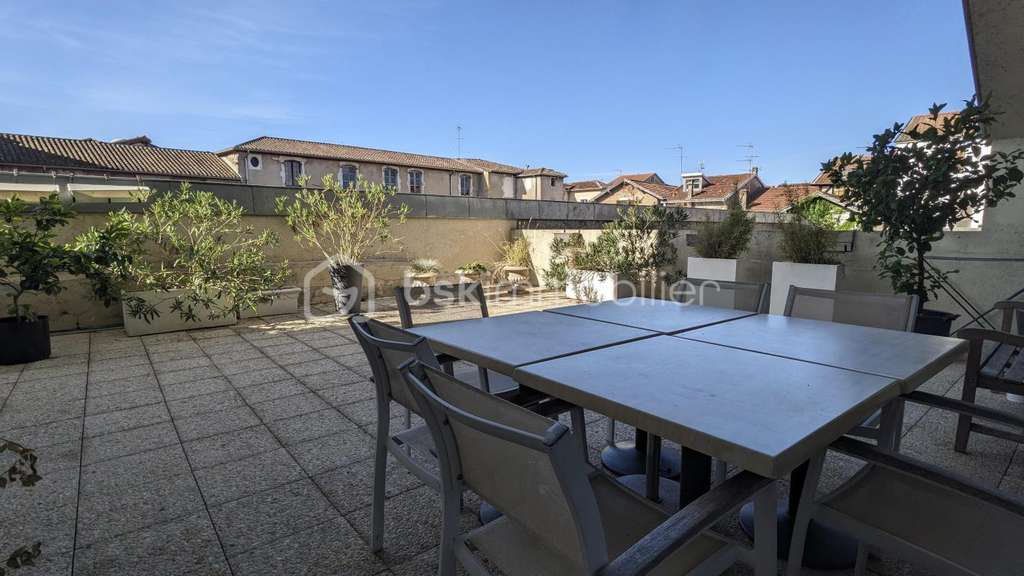 BEL APPARTEMENT IDEAL BUREAUX COEUR DE VILLE AVEC