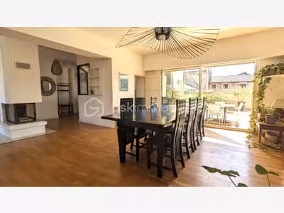 BEL APPARTEMENT IDEAL BUREAUX COEUR DE VILLE AVEC