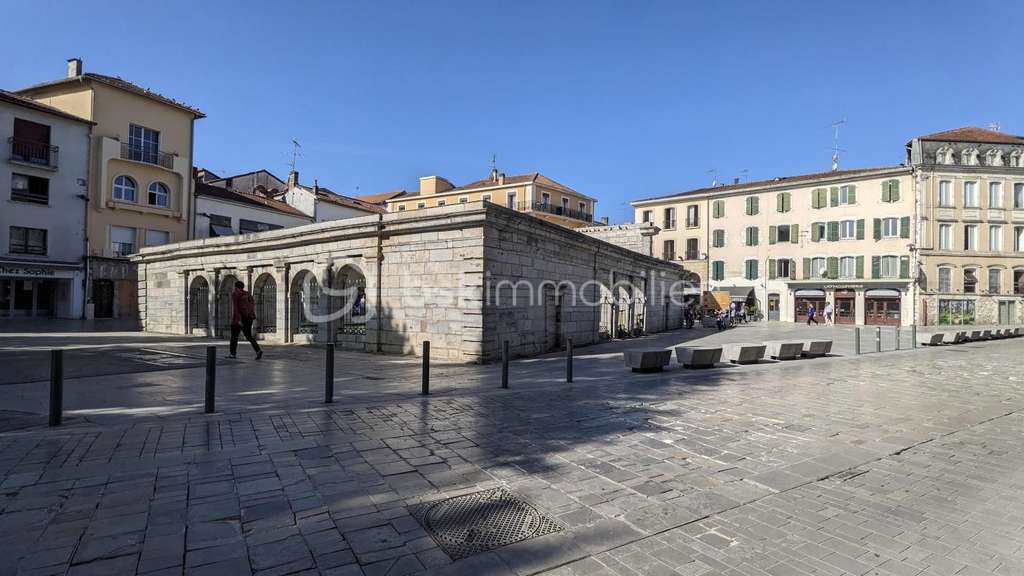 BEL APPARTEMENT IDEAL BUREAUX COEUR DE VILLE AVEC