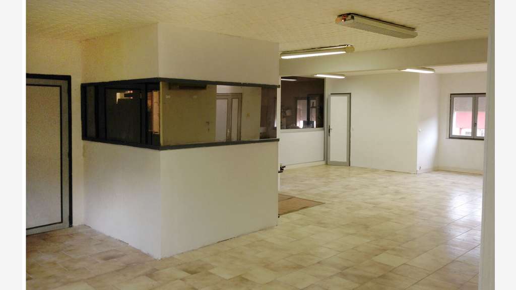 Vente local d'activité 600m² divisé en 3 à Fréjus