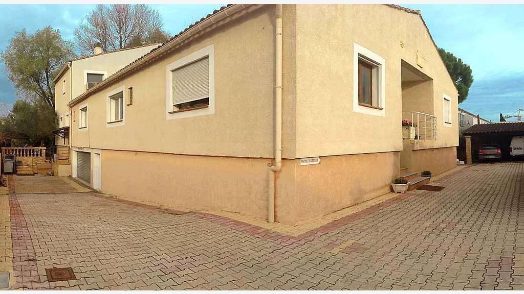 Vente local d'activité 600m² divisé en 3 à Fréjus