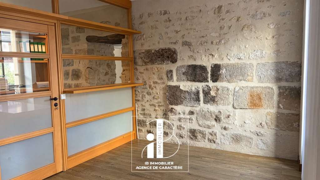 BUREAUX DE 165 M² A VENDRE SECTEUR CHATEAU FONTAIN
