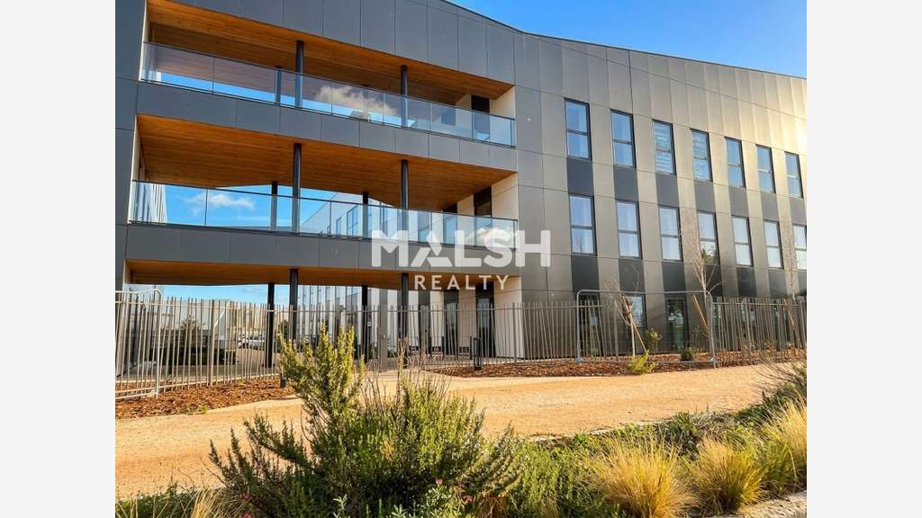 BUREAUX - A VENDRE ou A LOUER - GENAS - A partir d