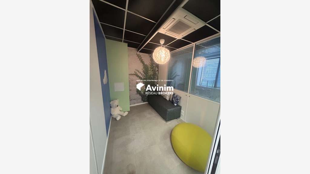 Vente plateau de bureaux de 97 m² entièrement r
