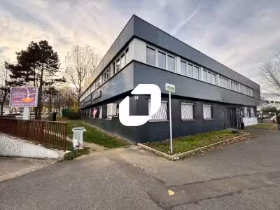 Vente Bureaux 809m² Grigny