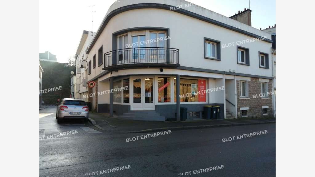 À VENDRE - LOCAL COMMERCIAL / BUREAUX - HENNEBONT 