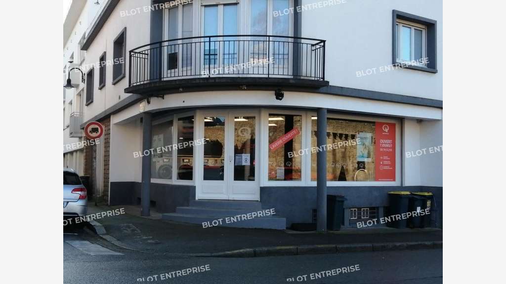 À VENDRE - LOCAL COMMERCIAL / BUREAUX - HENNEBONT 