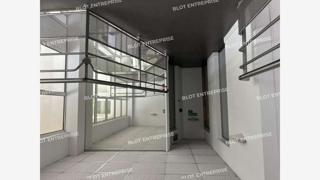 À vendre bureaux 186m² en partie loués à Langueux