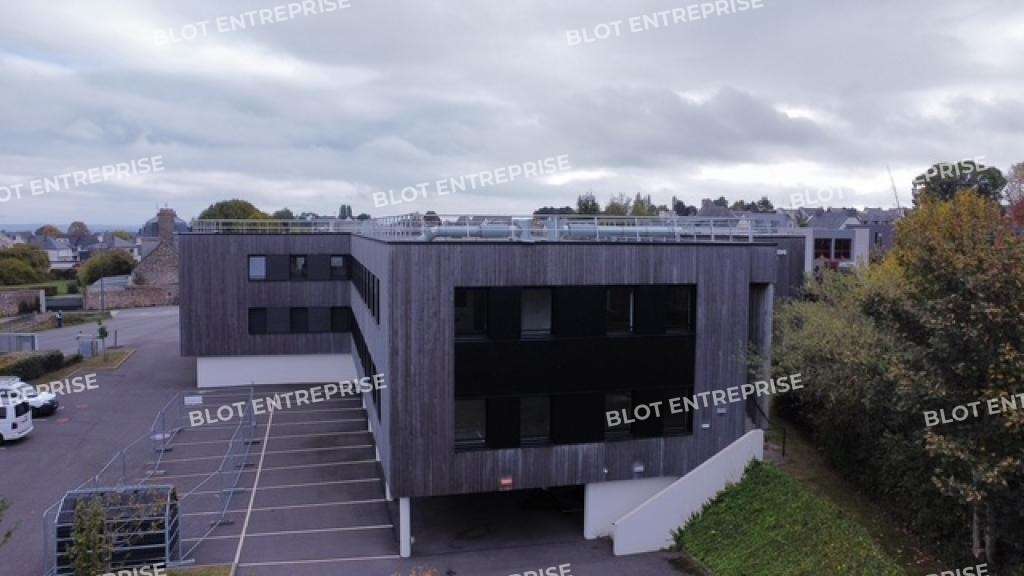 A VENDRE ou A LOUER - plateau de bureaux 304 m² 