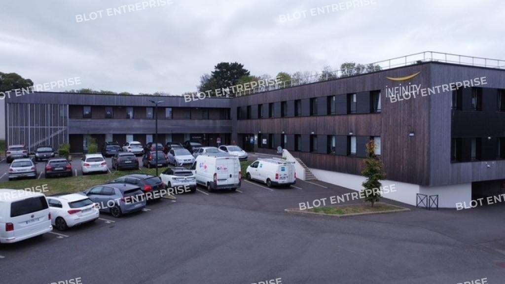 A VENDRE ou A LOUER - plateau de bureaux 304 m² 