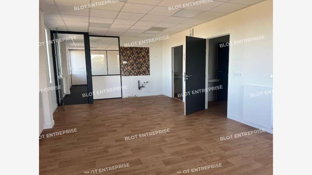 A VENDRE ou A LOUER - plateau de bureaux 304 m² 