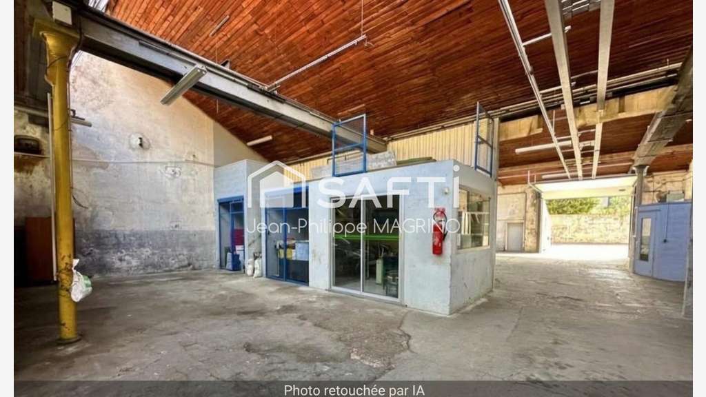 AV ensemble immobilier atypique 1788m² à Lavelanet