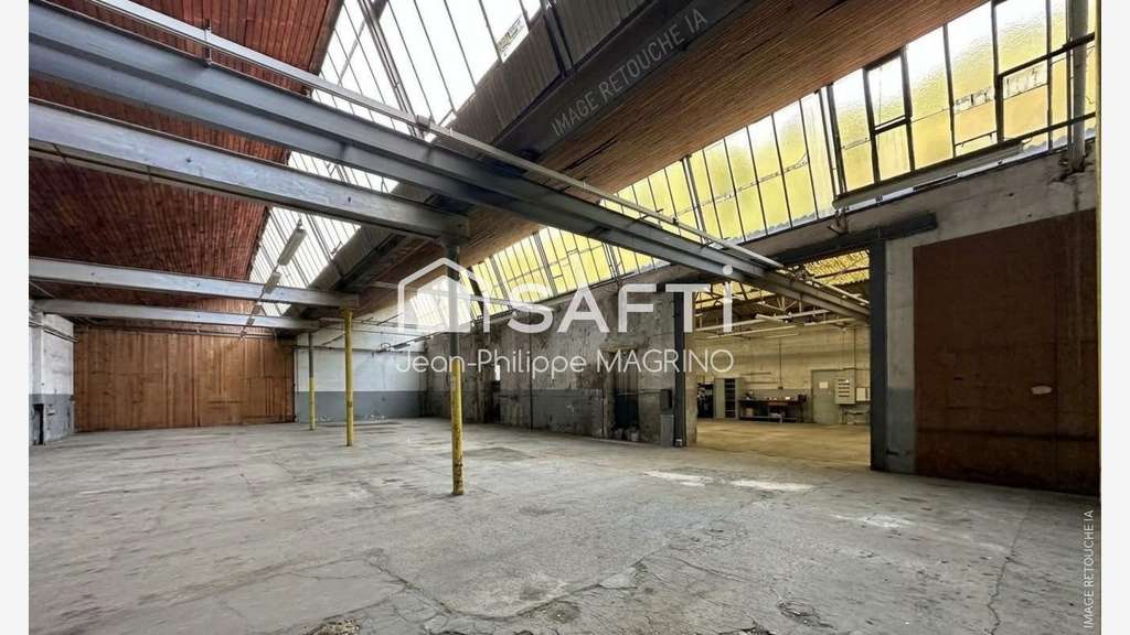 AV ensemble immobilier atypique 1788m² à Lavelanet
