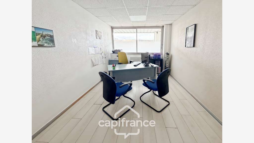 LOCAUX COMMERCIAUX / BUREAUX 250m²