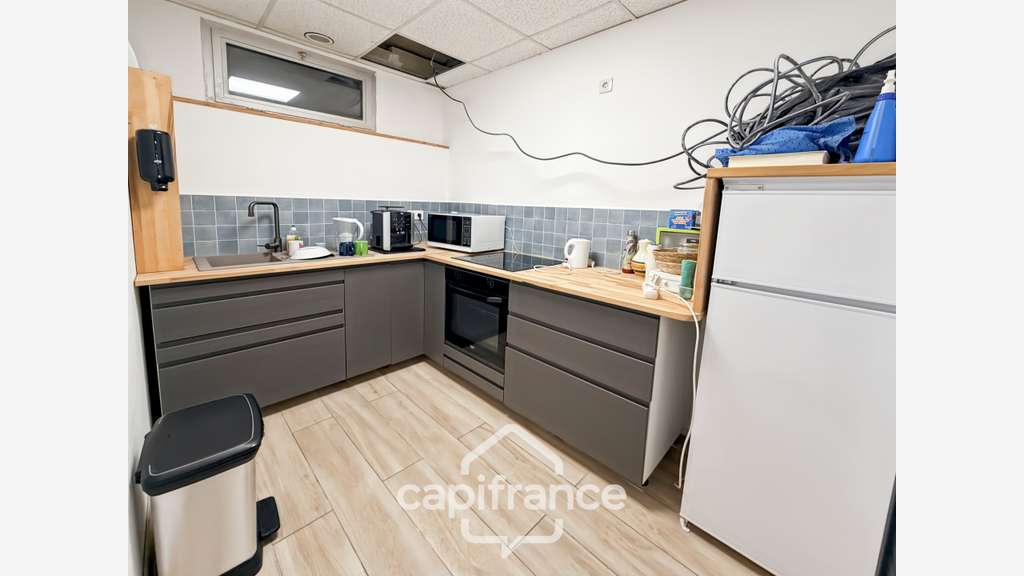 Local/bureau à vendre (33)