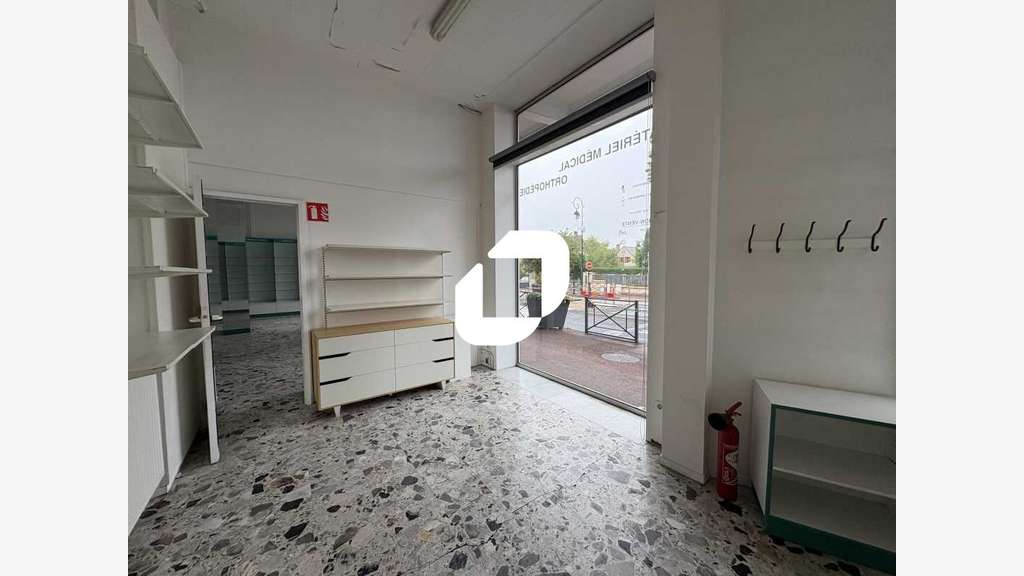 Vente Bureaux 166m² Les clayes sous bois