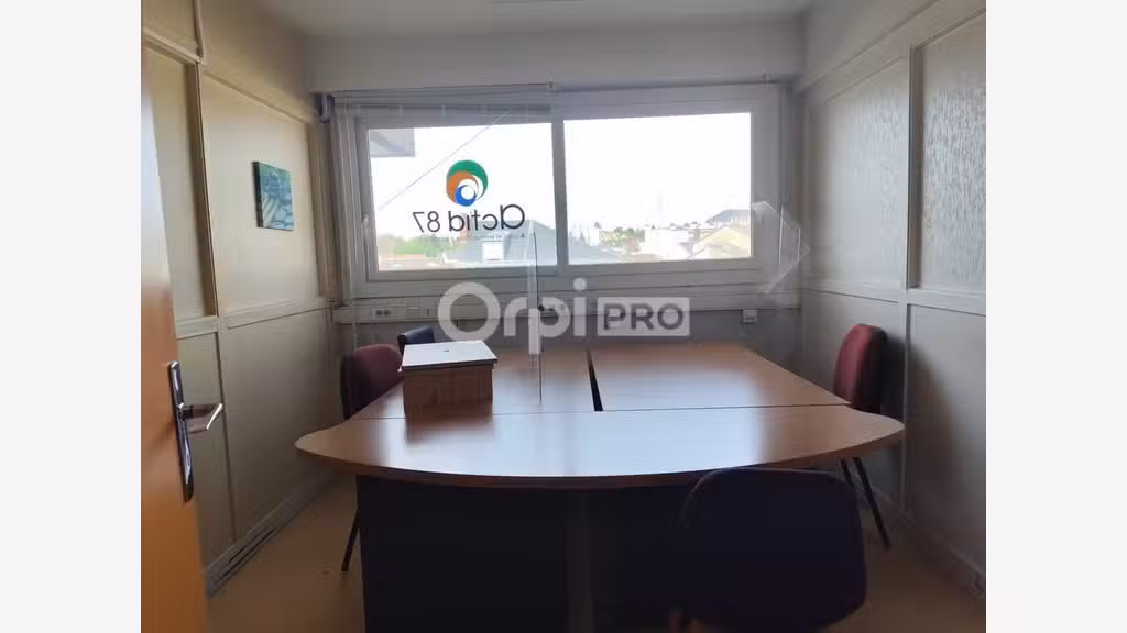 Plateau de bureaux 319m² à vendre à Limoges 