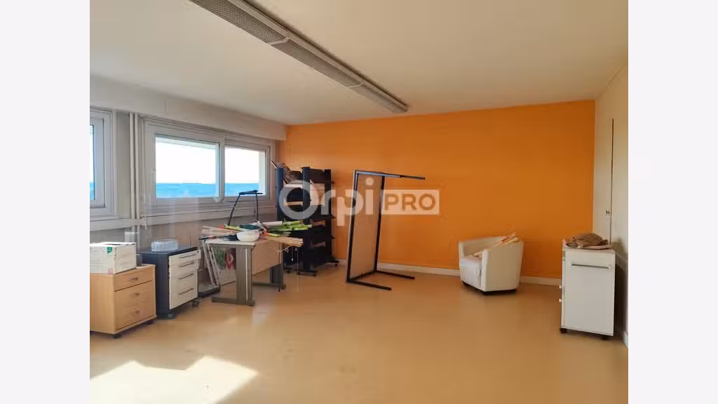 Plateau de bureaux 319m² à vendre à Limoges 