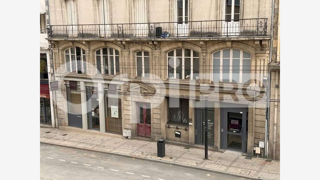 Locaux/Bureaux de 120m2 à vendre en centre ville
