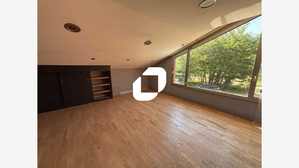 Vente Bureaux 510m² Lissieu