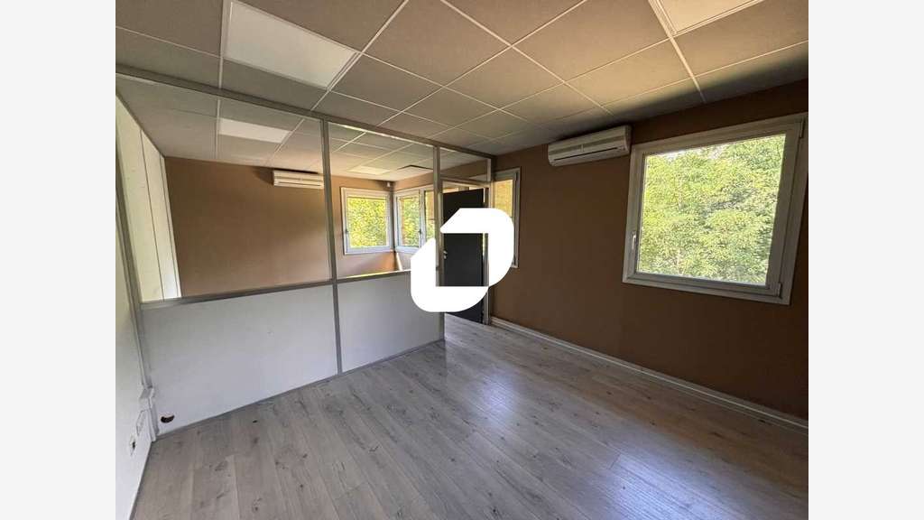 Vente Bureaux 510m² Lissieu