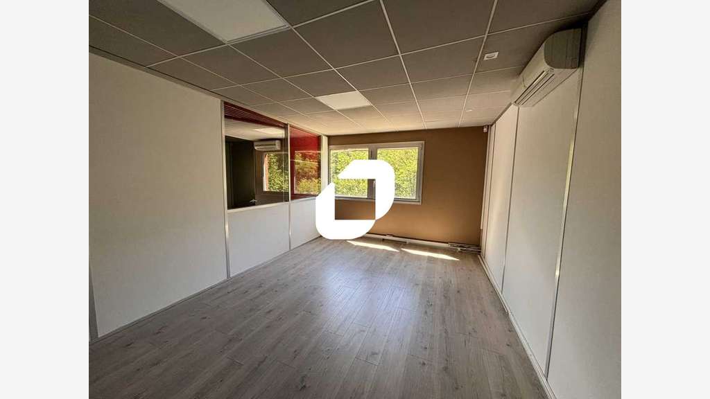 Vente Bureaux 510m² Lissieu