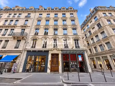 Bureaux - À vendre ou à louer - 189 m² - Lyon 1