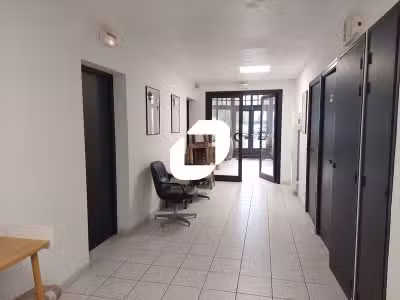 Vente Bureaux 250m² Magny les hameaux
