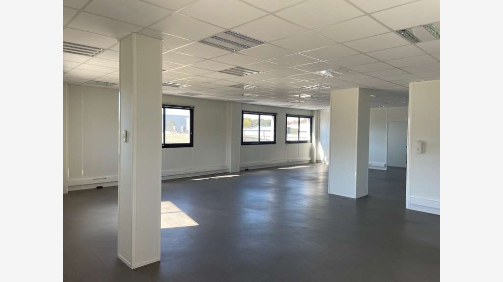Vente bureaux état neuf de 140m² à Martillac