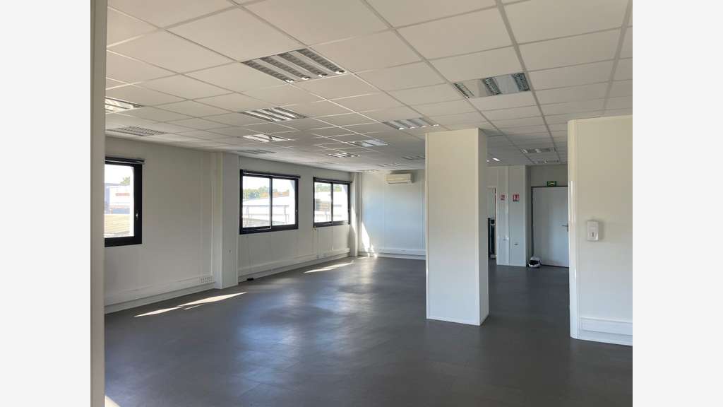 Vente bureaux état neuf de 140m² à Martillac