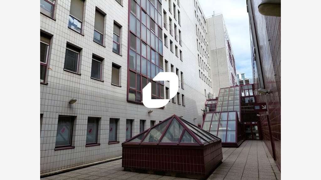 Vente Bureaux 772m² Montigny le bretonneux
