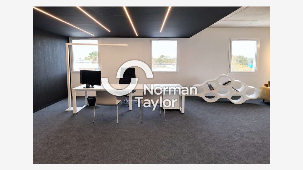 Bureaux de 1451m² à vendre en za Castelnau-le-Lez