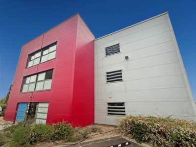 Bureaux de 271m2 + 11 parking extérieurs - Parc d'