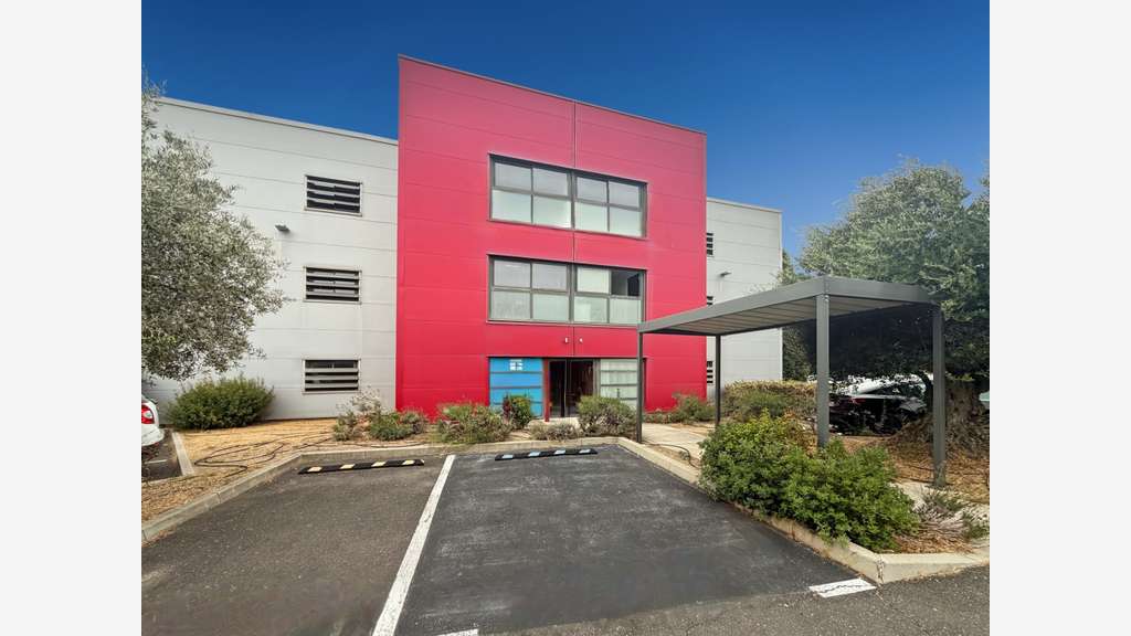Bureaux de 271m2 + 11 parking extérieurs - Parc d'