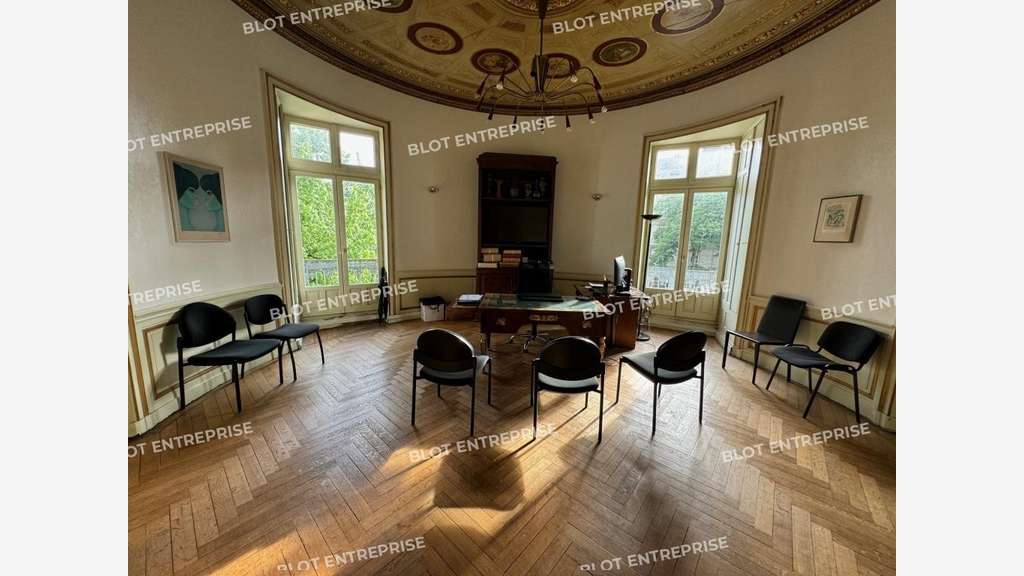 A vendre ou à louer bureaux de 635m² centre Nantes