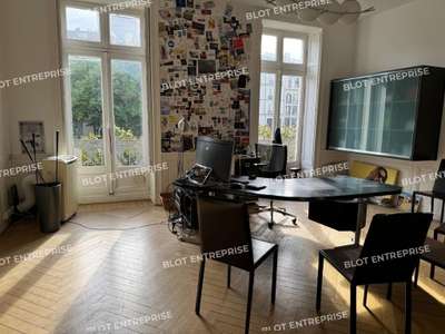 A vendre ou à louer bureaux de 635m² centre Nantes