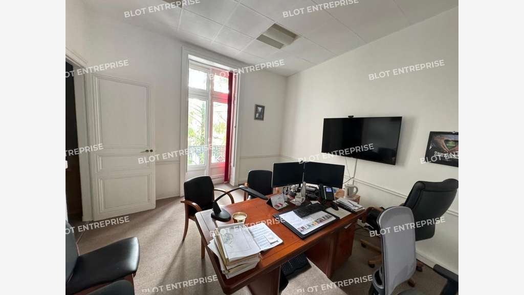 A vendre ou à louer bureaux de 635m² centre Nantes