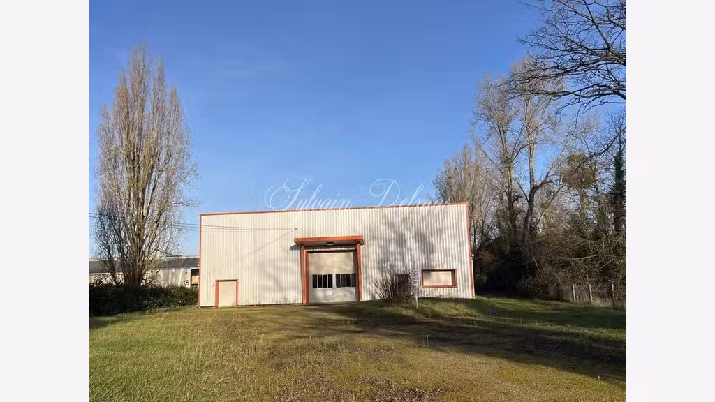 Local/bureau à vendre NAZELLES NEGRON (37)